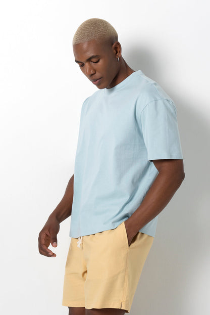 Minimalistic T-Shirt Light Blue